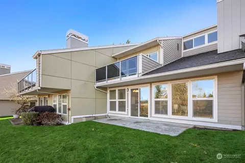 15664 NE 70th Ct, Redmond, WA 98052