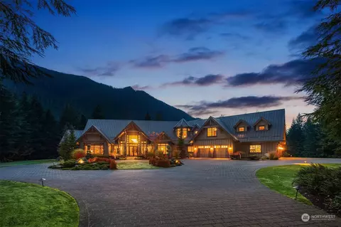 15623 Uplands Way SE, North Bend, WA 98045