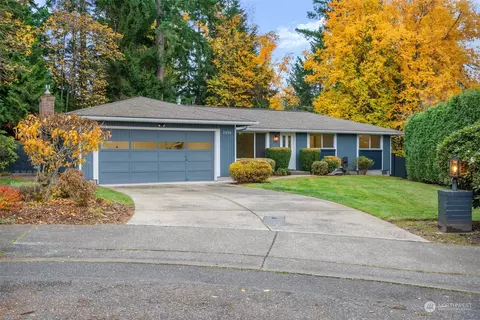 2020 Niagara Pl, Bellingham, WA 98229