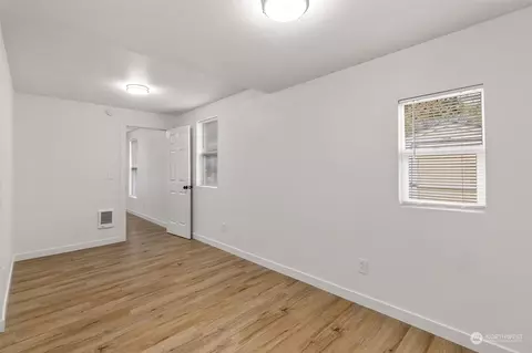 916 SE Front St, Winlock, WA 98596 photo 5