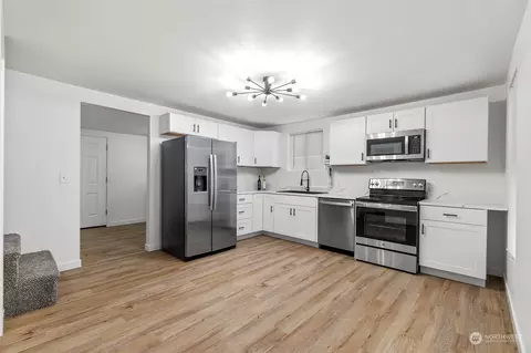 916 SE Front St, Winlock, WA 98596 photo 6