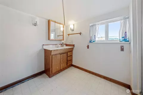 1429 Everett St, Sumner, WA 98390 photo 10