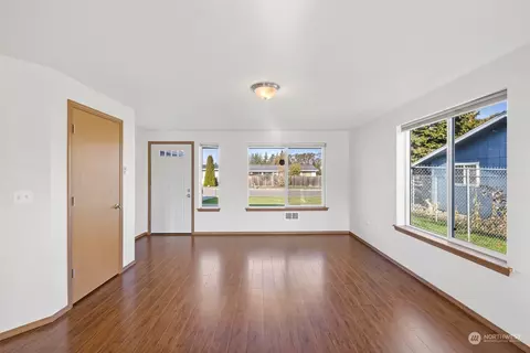 709 E Fir St, Sequim, WA 98382 photo 8