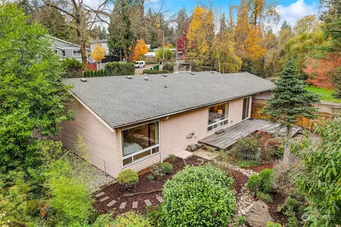 11546 35th Ave NE, Seattle, WA 98125