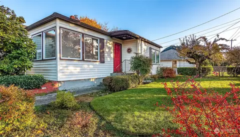 11240 26th Ave SW, Burien, WA 98146