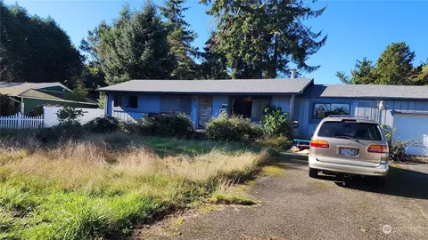 36 Etta Pl, Hoquiam, WA 98550