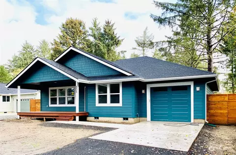534 Quinault Ave SE, Ocean Shores, WA 98569