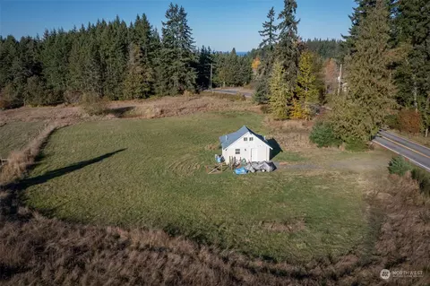 1082 Black Diamond Rd, Port Angeles, WA 98363