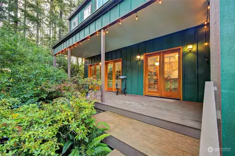 7169 NE Hidden Cove Rd, Bainbridge Island, WA 98110