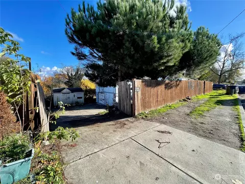 3509 E Grandview Ave, Tacoma, WA 98404