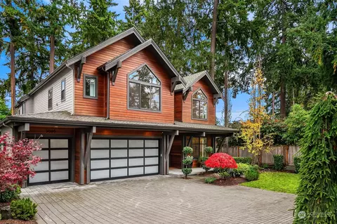 3026 108th Ave SE, Bellevue, WA 98004