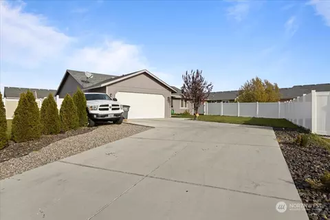 1155 Millstone Ct, Othello, WA 99344
