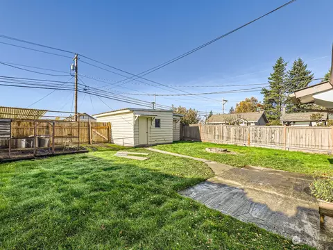 1112 E Marine View Dr, Everett, WA 98201 photo 24