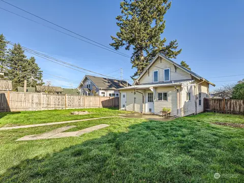 1112 E Marine View Dr, Everett, WA 98201 photo 23