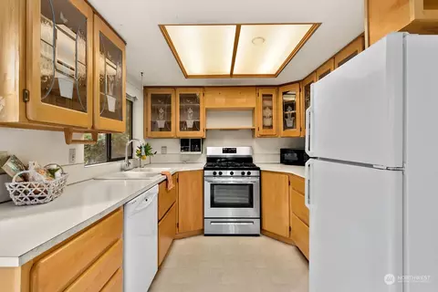 10605 NE 146th St, Bothell, WA 98011 photo 4