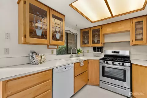 10605 NE 146th St, Bothell, WA 98011 photo 5