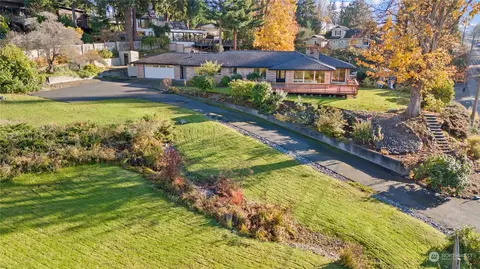 2019 Sunset Dr W, University Place, WA 98466