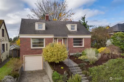 7041 16th Ave NW, Seattle, WA 98117
