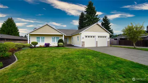 715 13th St SE, Puyallup, WA 98372