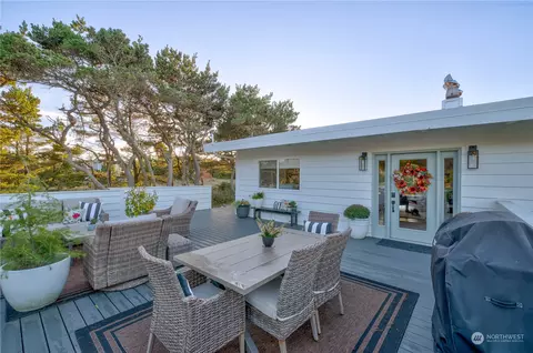 24701 J Pl, Ocean Park, WA 98640