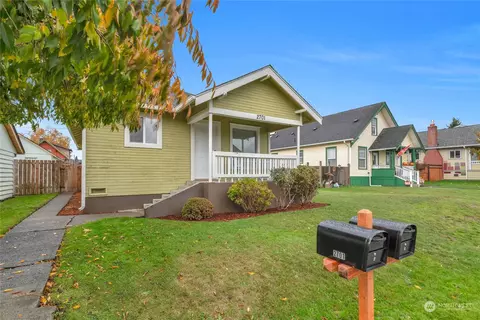 2701 Leonard Dr #A, Everett, WA 98201