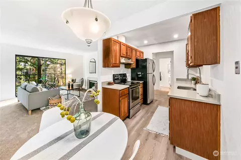 3633 Fremont Ave N #405, Seattle, WA 98103