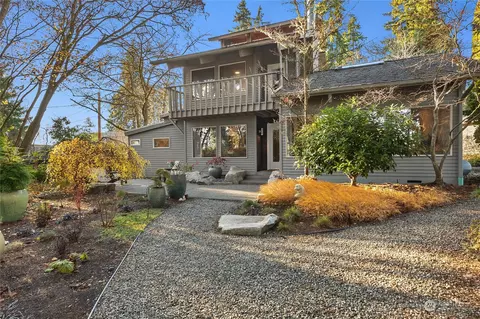 361 Ferncliff Ave NE, Bainbridge Island, WA 98110