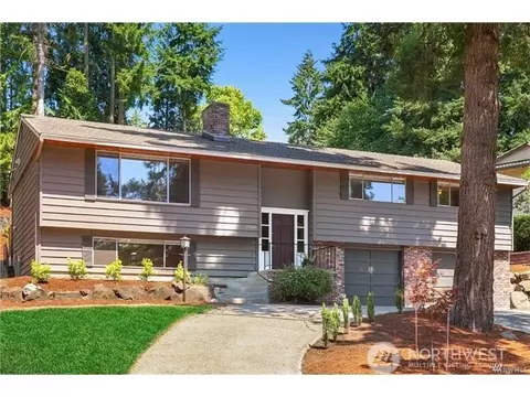 17610 NE 8th Pl, Bellevue, WA 98008