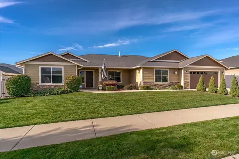 178 Sun Valley Dr, Wenatchee, WA 98801
