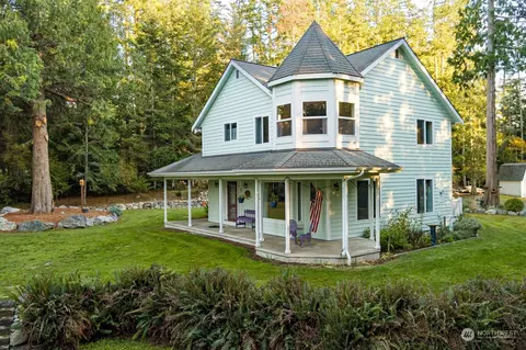 475 Quinn Dr, Oak Harbor, WA 98277