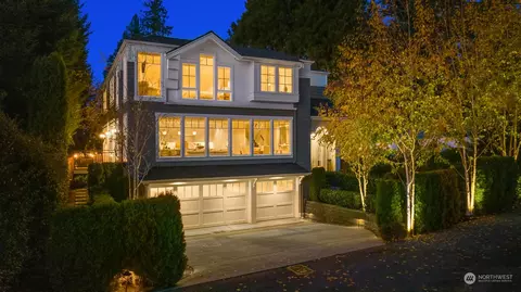 9218 NE 38th St, Yarrow Point, WA 98004
