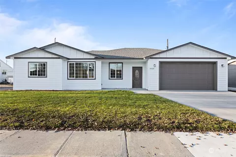 2020 W Spruce St, Moses Lake, WA 98837