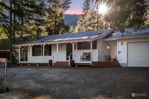 113 Mountain View Dr N, Ashford, WA 98304