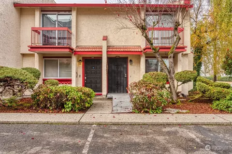 328 9th Ave SE #A-1, Puyallup, WA 98373