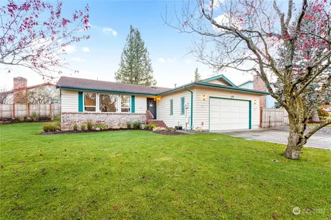 2433 N Bakerview Park Dr, Ferndale, WA 98248