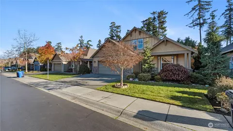 1802 SW Aberdeen Ct, Oak Harbor, WA 98277