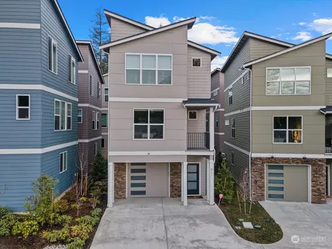 913 143rd St SW, Lynnwood, WA 98087