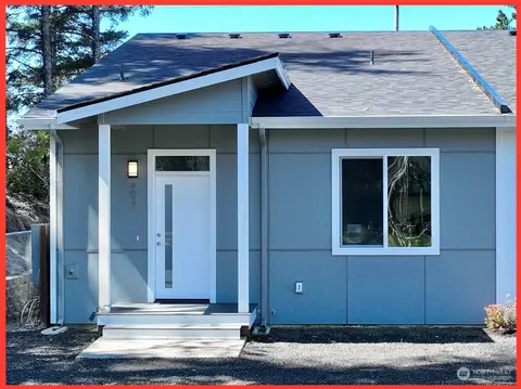 607 Sunset Ave NE, Ocean Shores, WA 98569