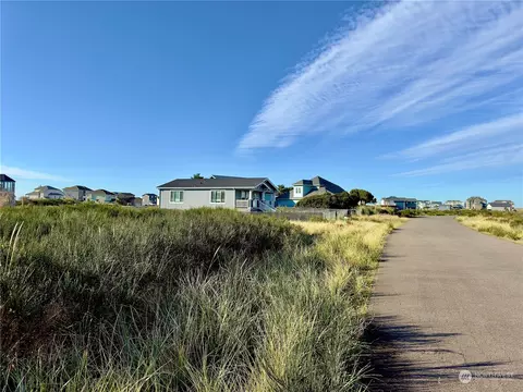443 W Wind St, Ocean Shores, WA 98569