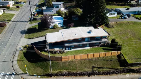 678 Sunset Blvd NE, Renton, WA 98056