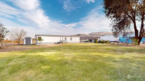 435 E Weston St, Kahlotus, WA 99335