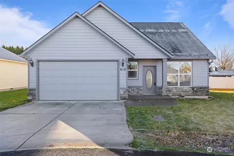 618 SE Jillian Ct, College Place, WA 99324