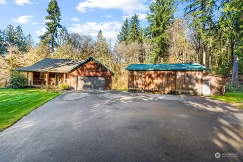 140 Dixon Ln, Castle Rock, WA 98611