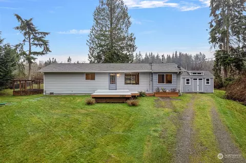 1160 Secret Pl, Greenbank, WA 98253