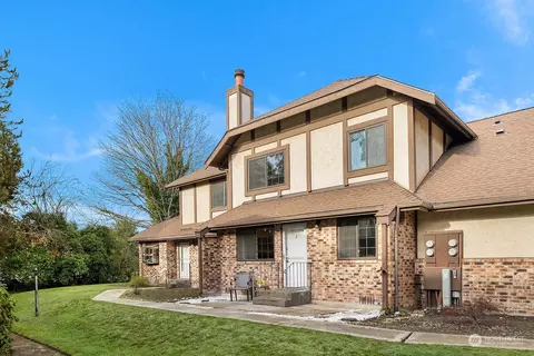 817 144th Ave NE #B2, Bellevue, WA 98007