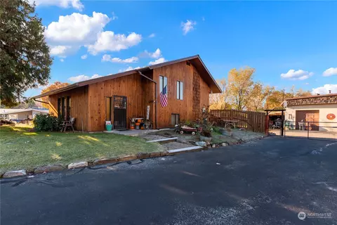 130 N James Ave, East Wenatchee, WA 98802