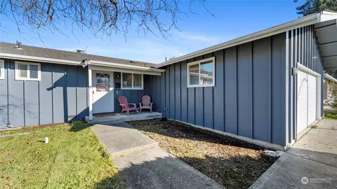 950 NW Illahee Dr, Oak Harbor, WA 98277