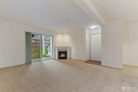 1001 W Casino Rd #G102, Everett, WA 98204