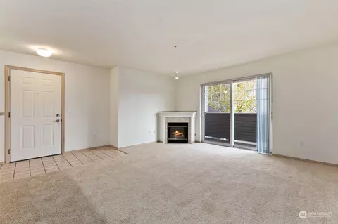 1001 W Casino Rd #G201, Everett, WA 98204