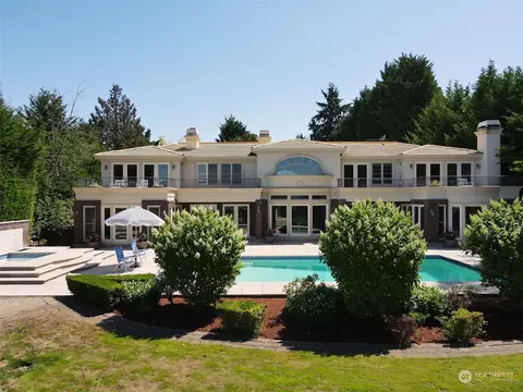 2203 Evergreen Point Rd, Medina, WA 98039